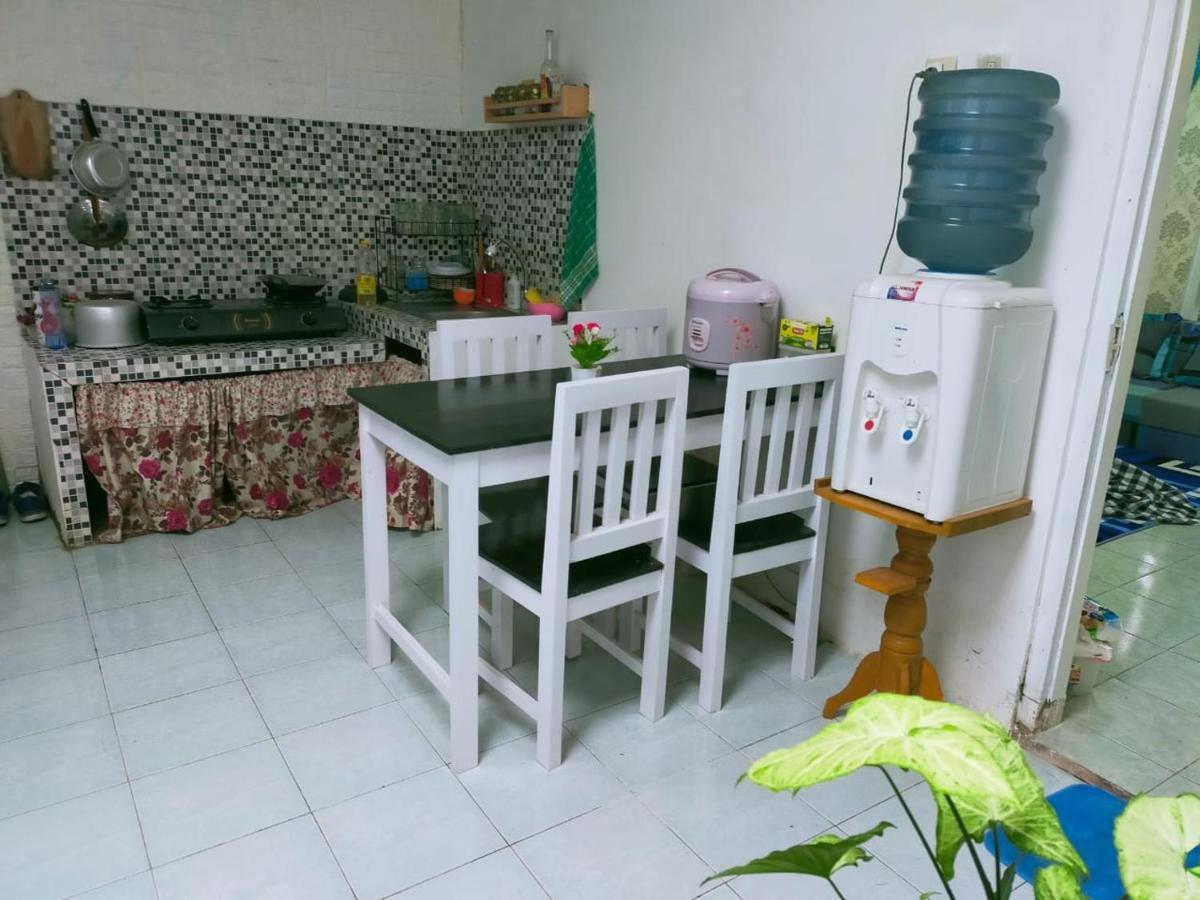 Shifana Homestay Syariah Yogyakarta Exterior foto