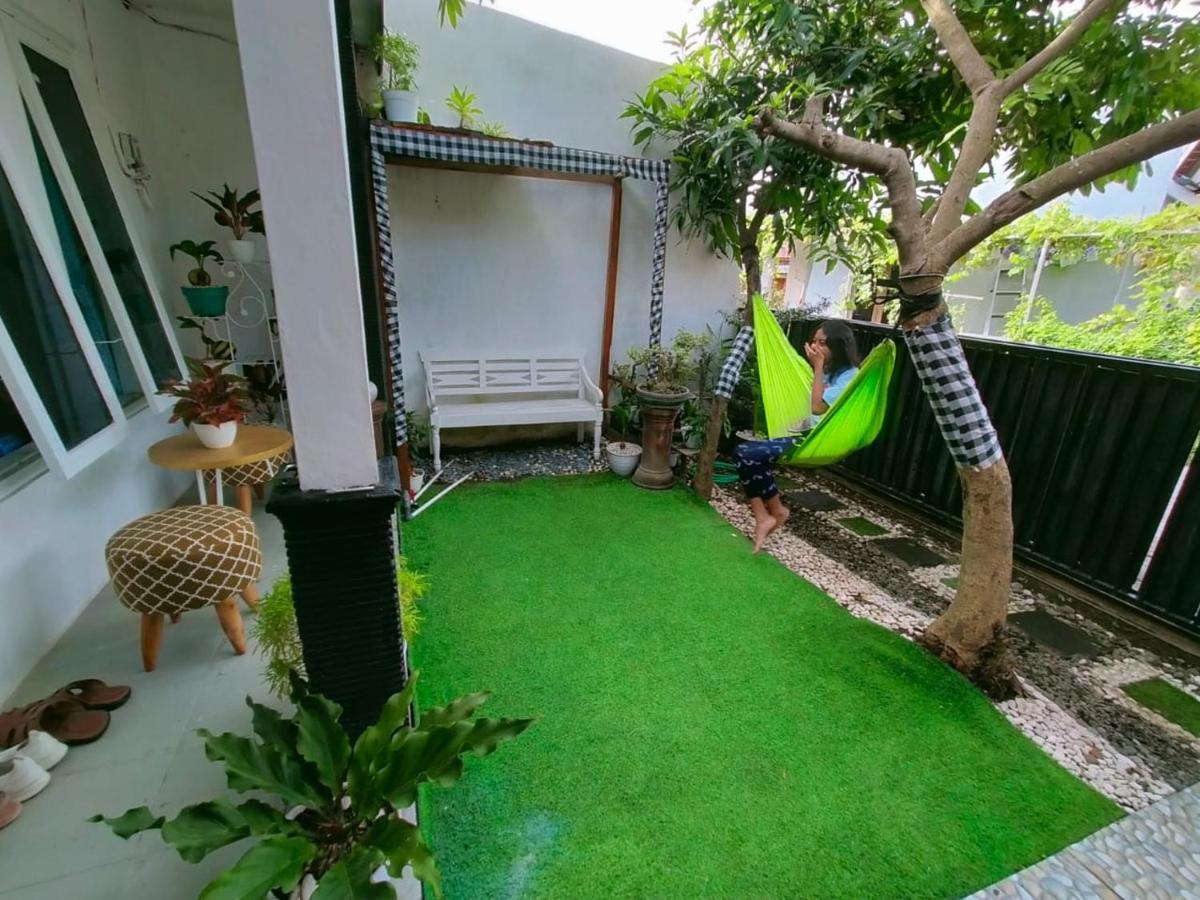 Shifana Homestay Syariah Yogyakarta Exterior foto